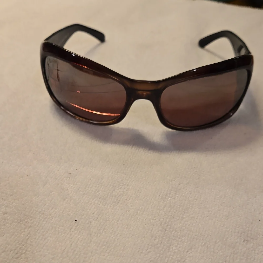 Maui Jim Hibiscus MJ 134-07 - FOR PARTS OR REPAIR - READ